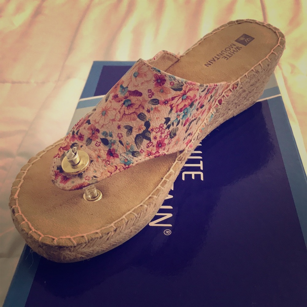 White Mountain Floral print wedge sandals